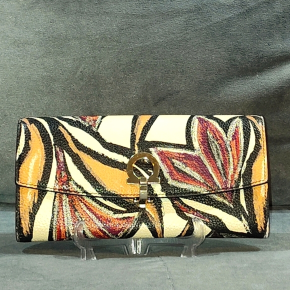 RARE SALVATORE FERRAGAMO GANCINI FLORAL PRINT CONTINENTAL LONG WALLET EUC - Picture 1 of 16